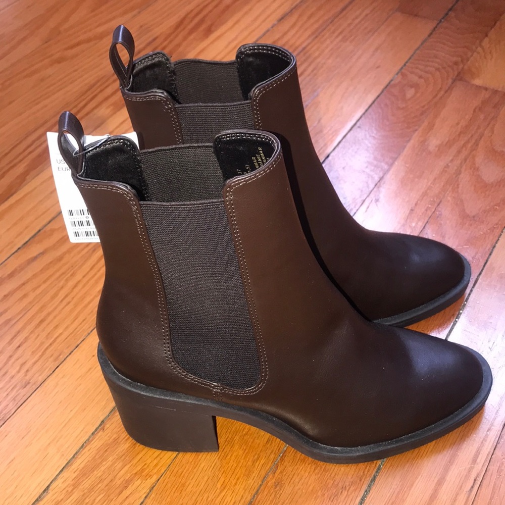 Brown boot booties NWT